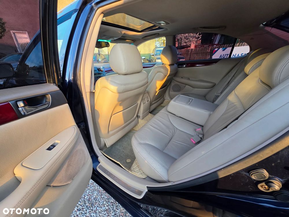 Lexus ES Standard - 8