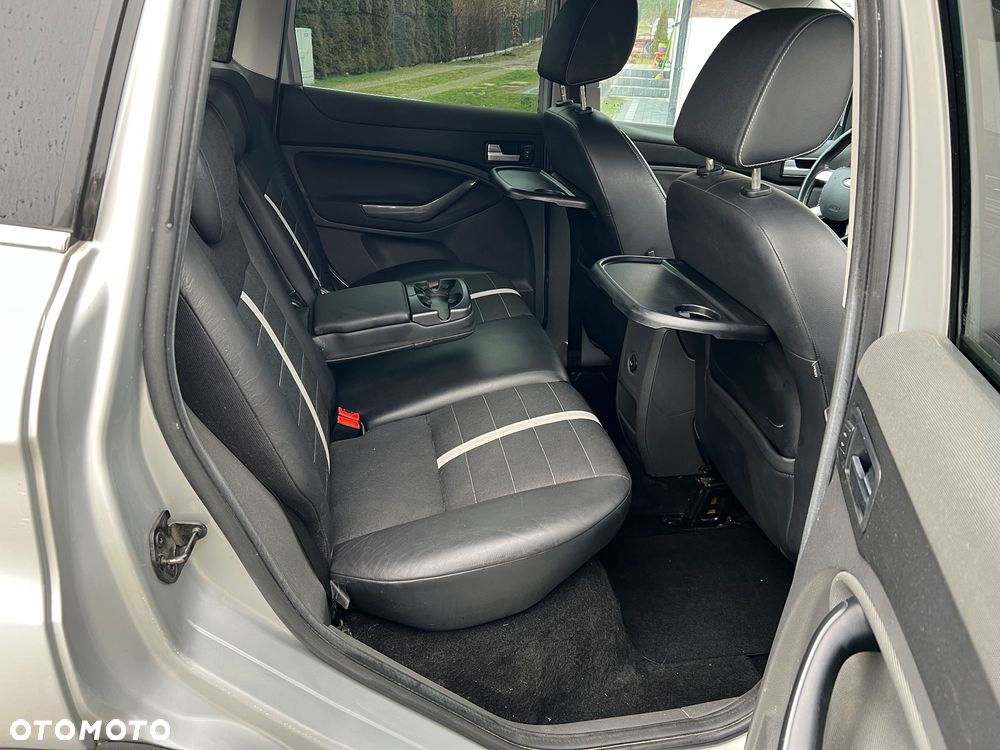 Ford Kuga 2.0 TDCi 4x4 Titanium - 22