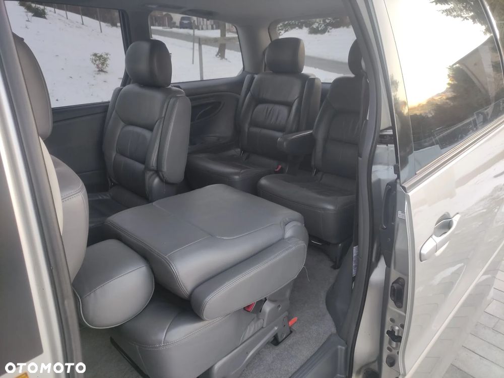 Toyota Previa - 8