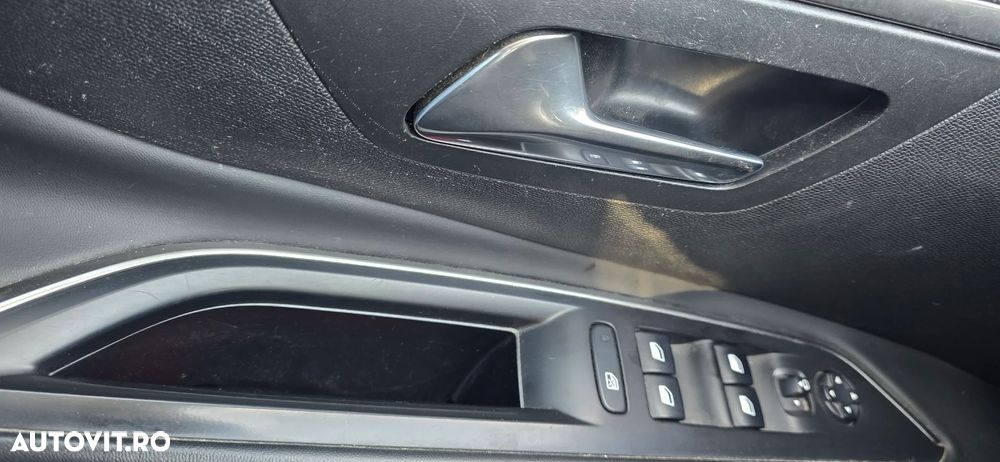 Peugeot 5008 BlueHDI 130 Allure - 15