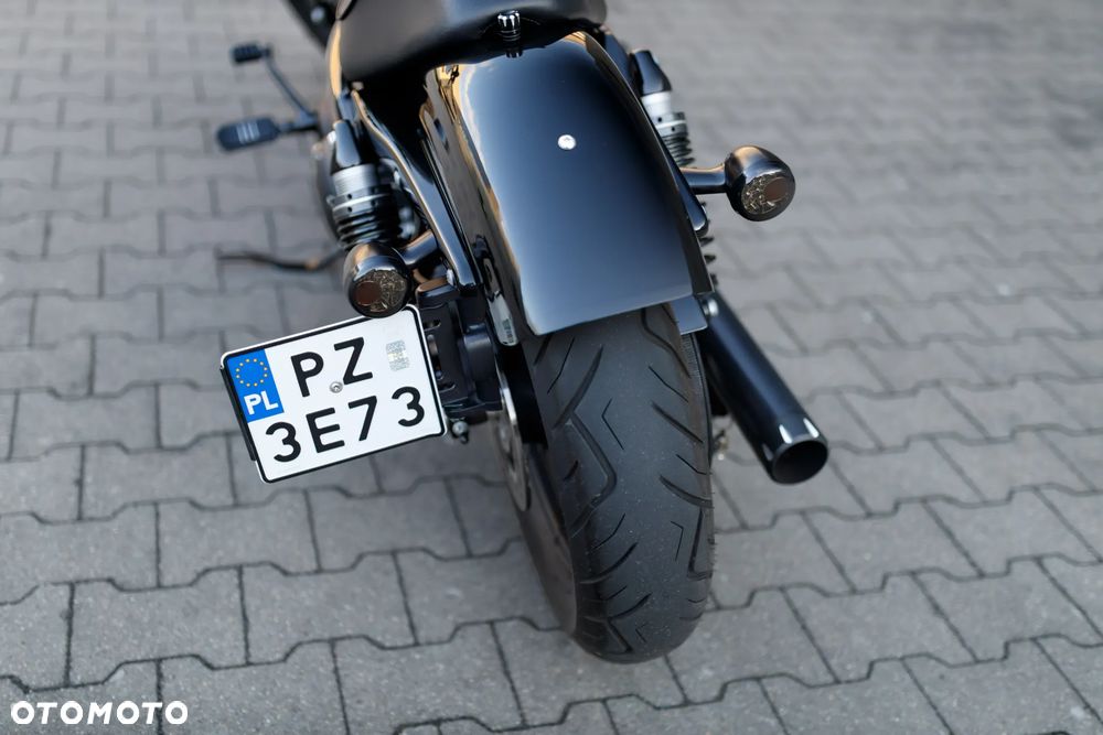 Harley-Davidson Sportster Iron 1200 - 23