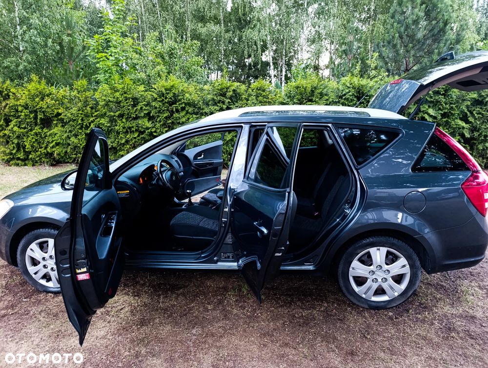 Kia Ceed - 13