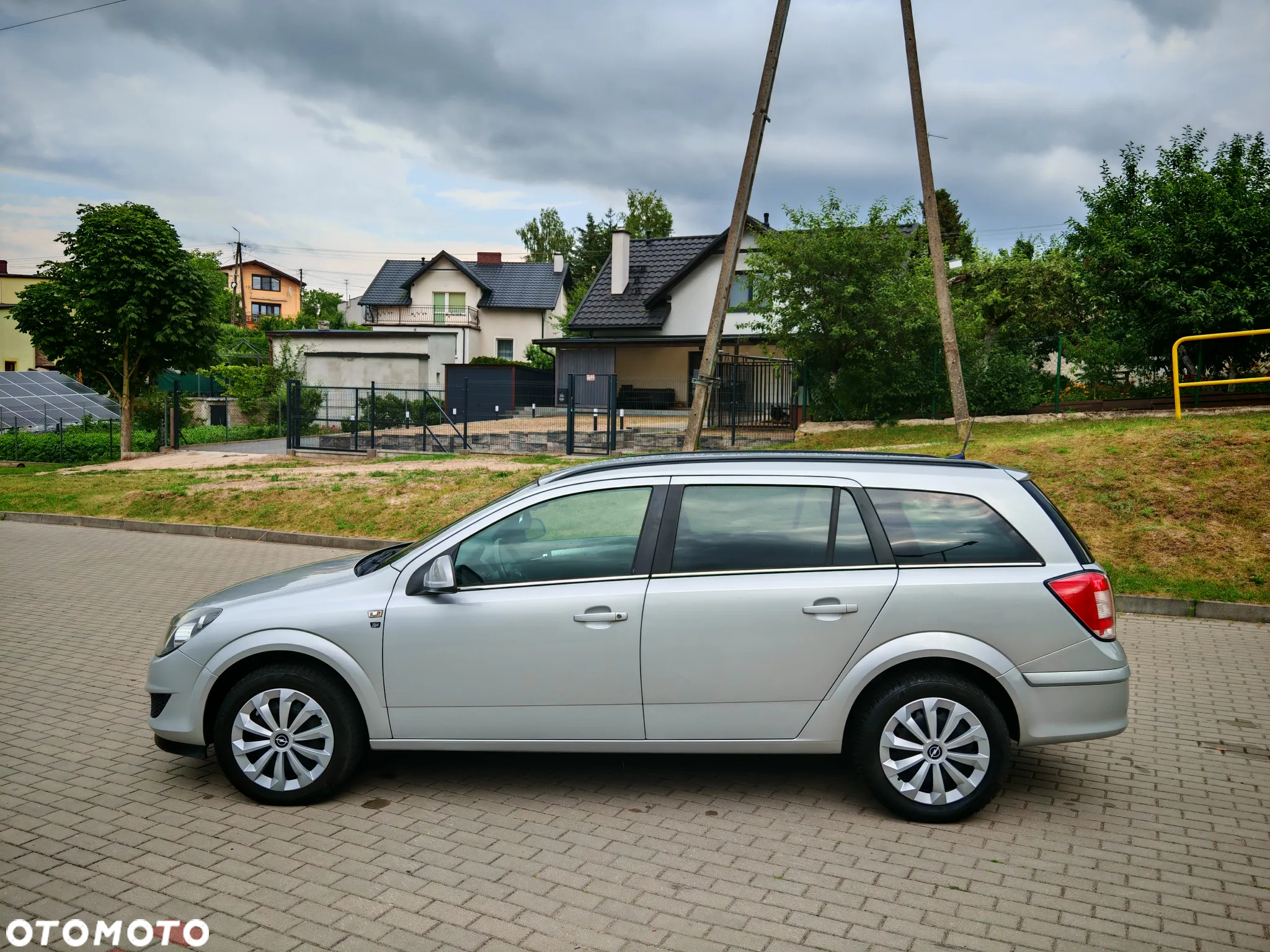 Opel Astra 1.7 CDTI Caravan DPF Edition 111 Jahre - 13