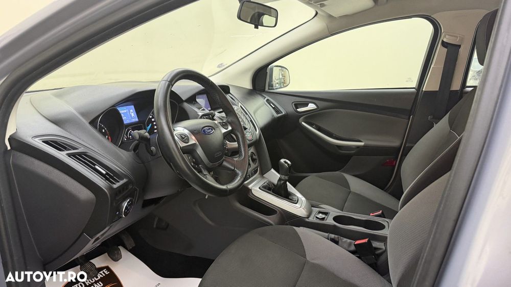 Ford Focus - 12