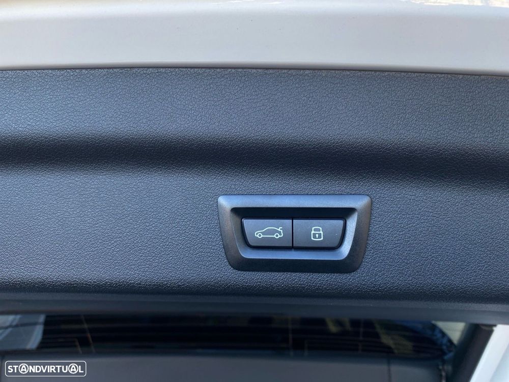 BMW iX1 xDrive30 Pack Desportivo M - 24