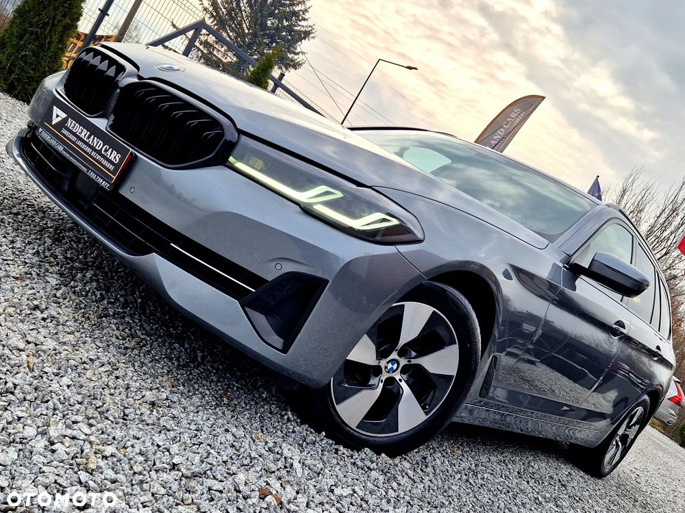 BMW Seria 5 520d xDrive Sport Line - 2