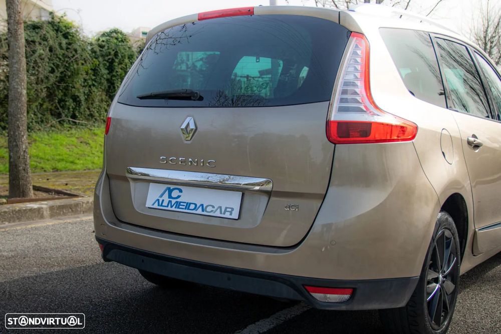 Renault Scénic 1.5 dCi Bose Edition SS - 22