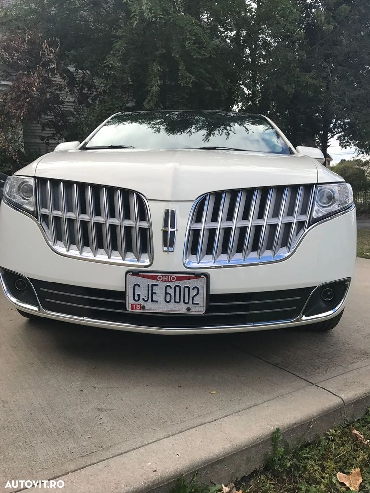 Lincoln MKT - 12