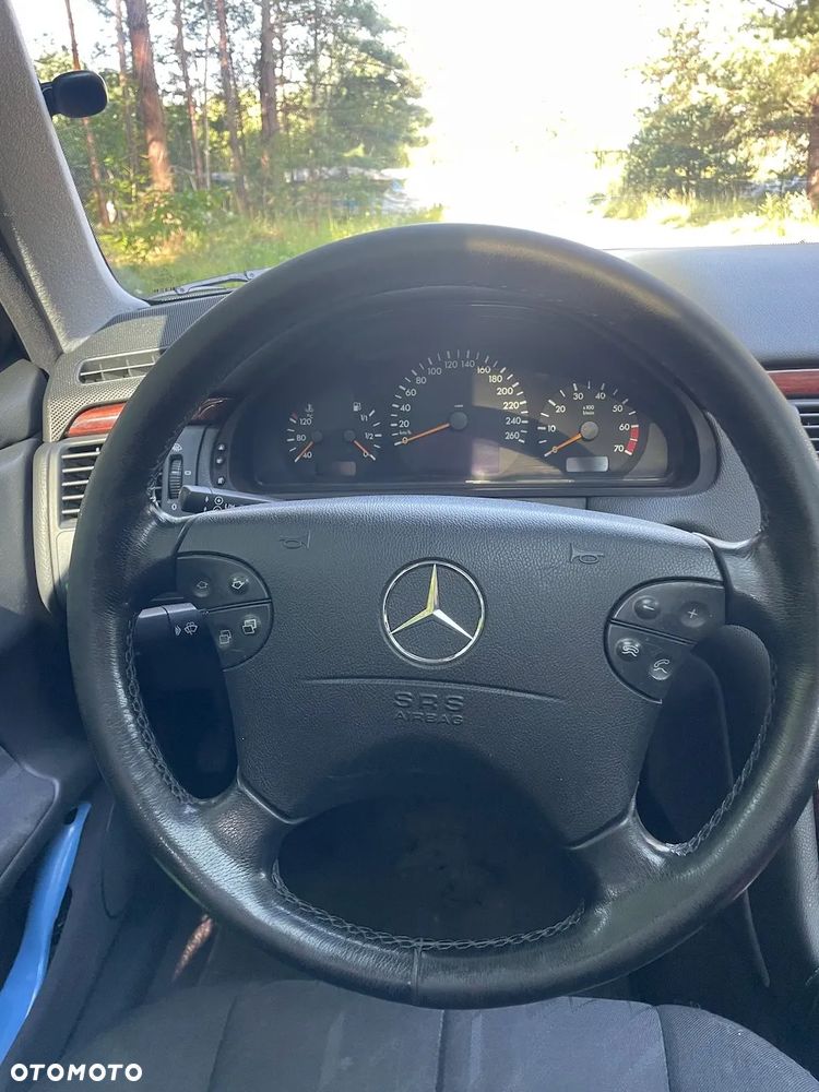Mercedes-Benz Klasa E - 22