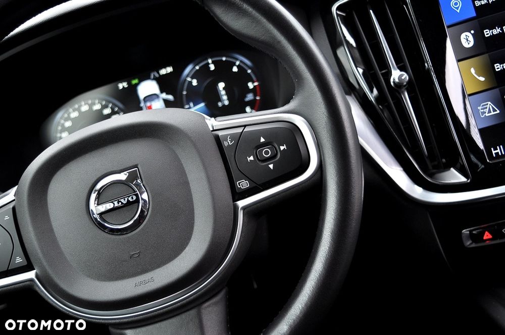 Volvo V60 D4 Geartronic Momentum - 26