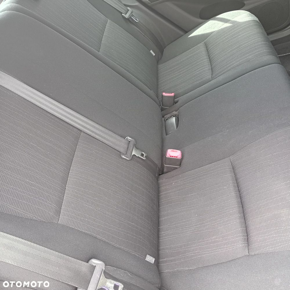 Toyota Auris 1.4 VVT-i Terra - 11