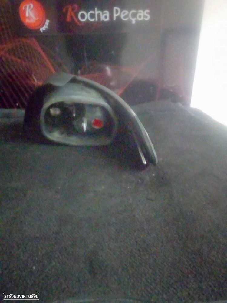 Farolim Stop Esquerdo Mala Peugeot 206 Hatchback (2A/C) - 2