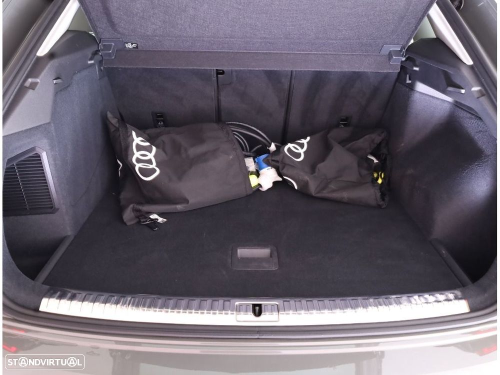 Audi Q3 45 TFSIe S line S tronic - 13