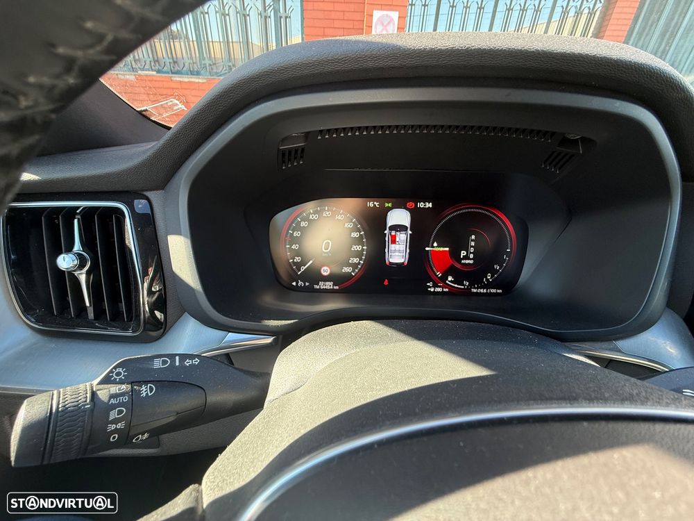 Volvo XC 60 2.0 T8 PHEV R-Design AWD - 10