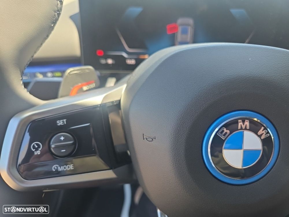 BMW i5 eDrive40 Pack Desportivo M Pro — fotografia 17