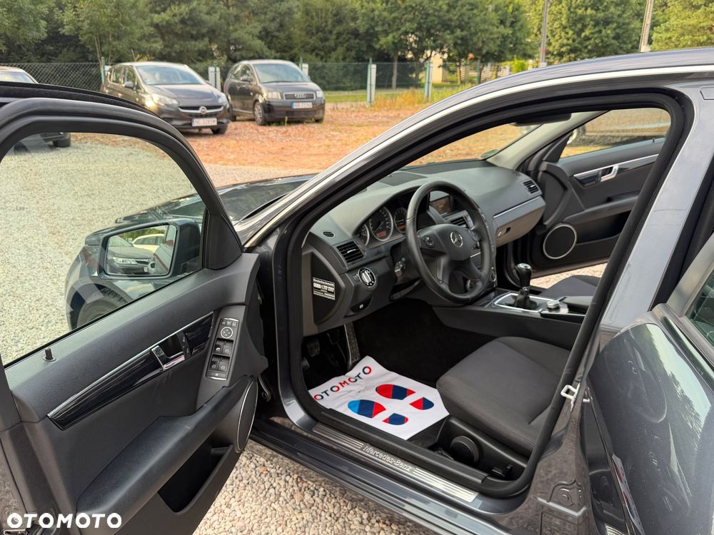 Mercedes-Benz Klasa C 180 Kompressor BlueEFFICIENCY Special Edition - 13