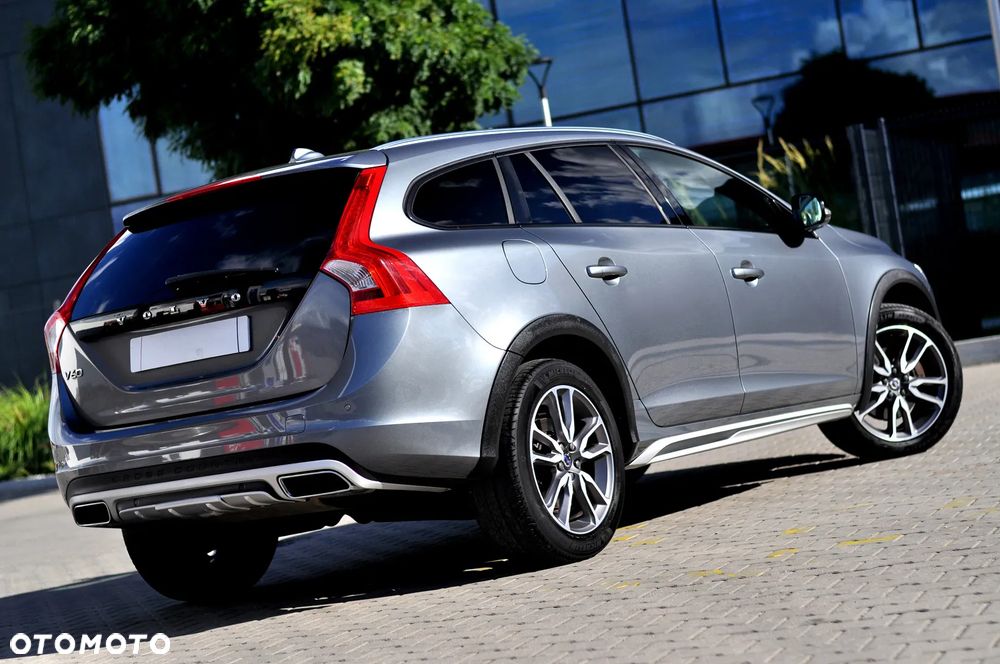 Volvo V60 Cross Country D3 Drive-E Summum - 8