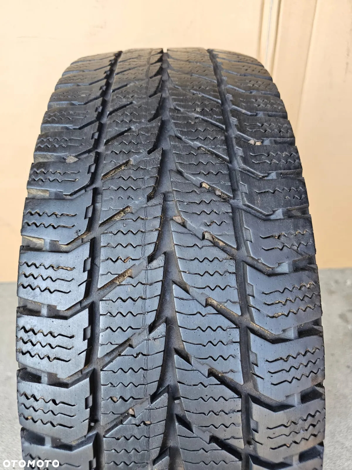 (O74) 215/65R16C 109/107R 5,8mm 15r BUS / Uniroyal Snow Max 2 - 2