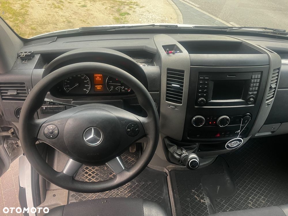 Mercedes-Benz Sprinter - 7