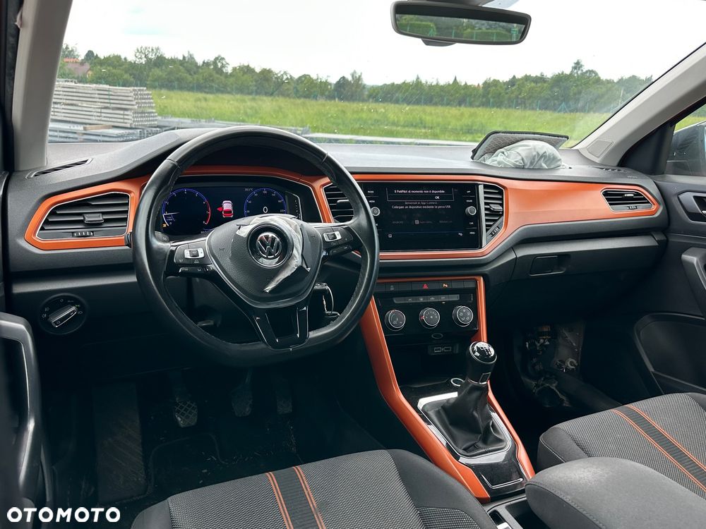 Volkswagen T-Roc - 22
