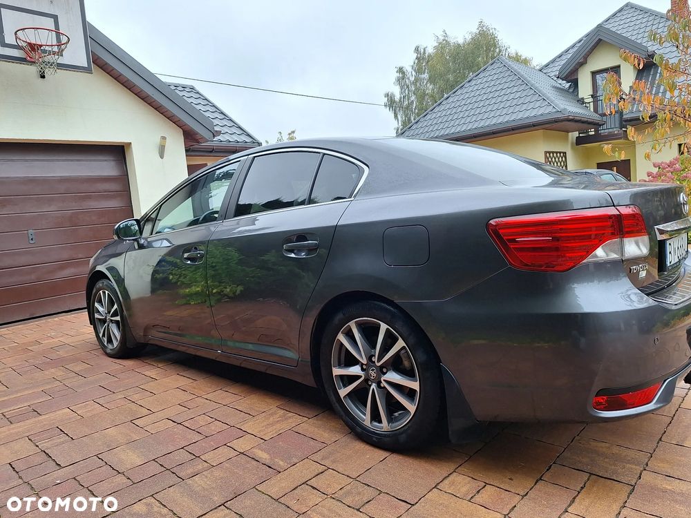 Toyota Avensis 2.0 Prestige NAVI - 10