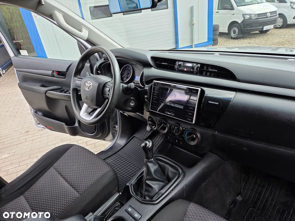 Toyota Hilux 2.4 D-4D Double Cab DLX 4x4 - 26