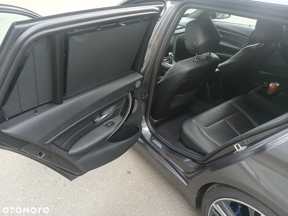 BMW Seria 3 335d Touring xDrive Edition M Sport Shadow - 13