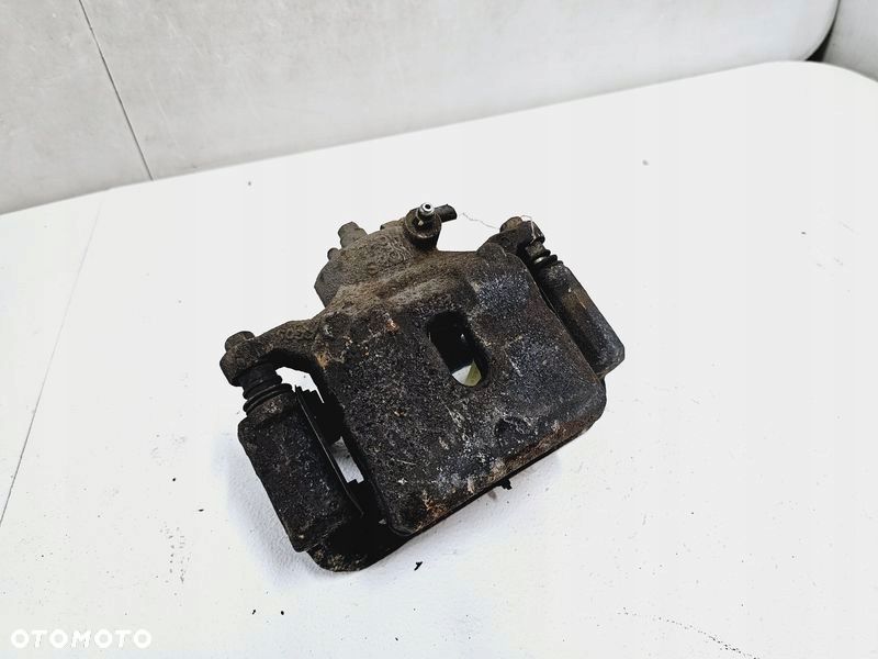 KIA CEED 2 II 1.6 CRDI ZACISK HAMULCOWY LEWY PRZÓD PRZEDNI JARZMO - 1