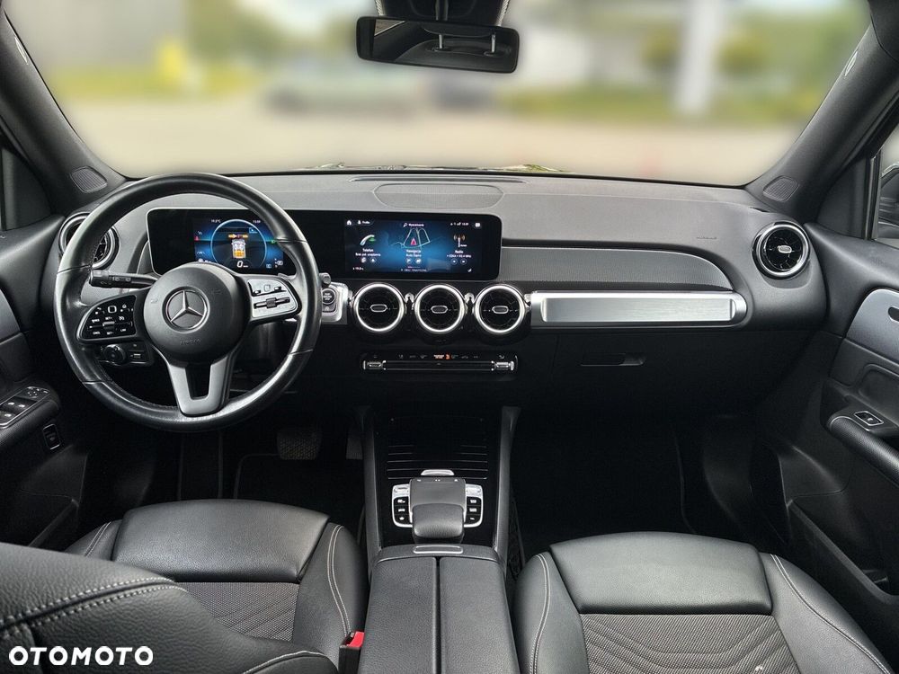 Mercedes-Benz GLB - 14