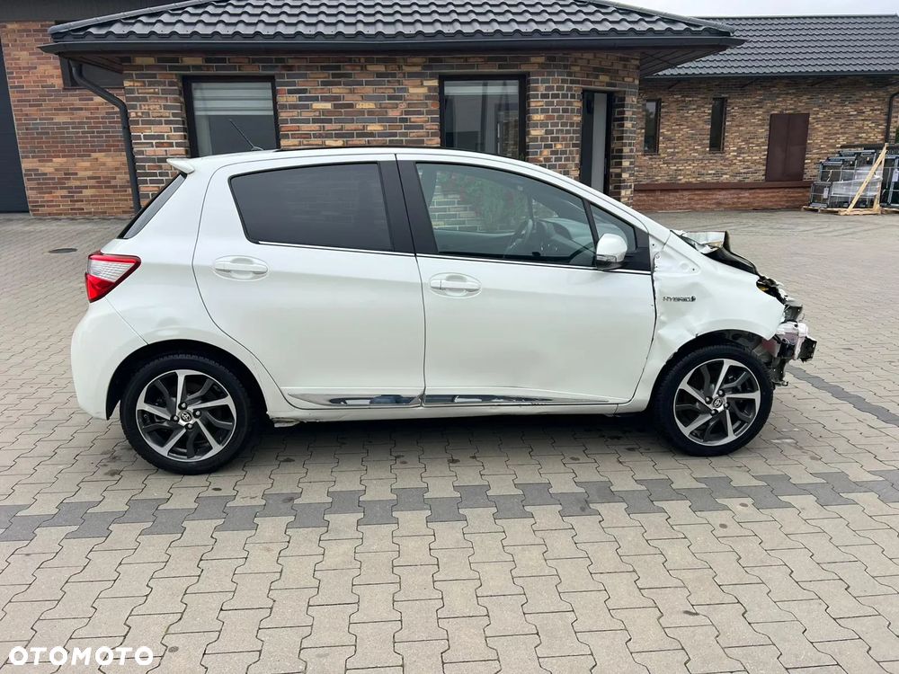 Toyota Yaris Hybrid 100 Active EU6 - 5