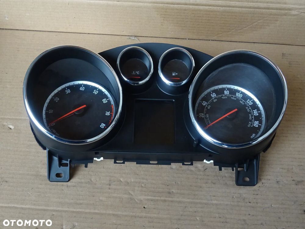 LICZNIK BENZYNA ZEGARY OPEL ZAFIRA C ASTRA J UK - 2