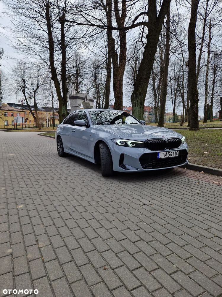 BMW Seria 3 330i xDrive M Sport - 4