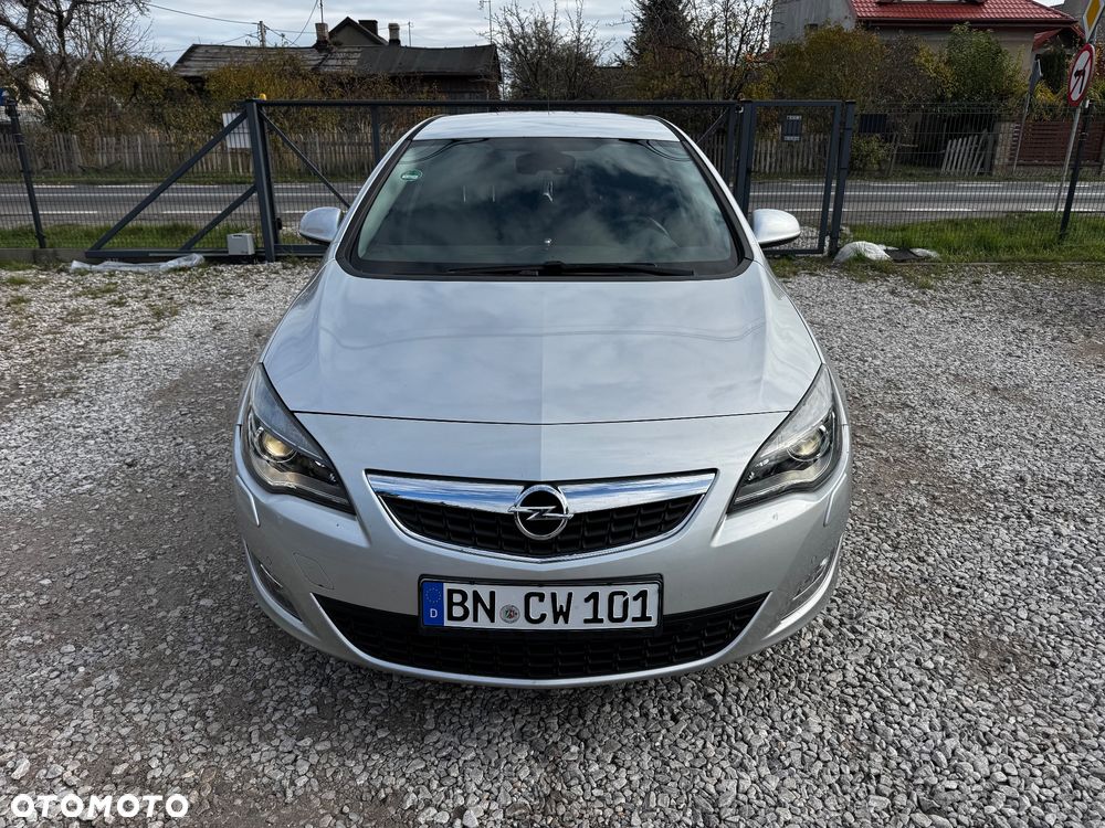 Opel Astra 1.4 Turbo Cosmo - 2