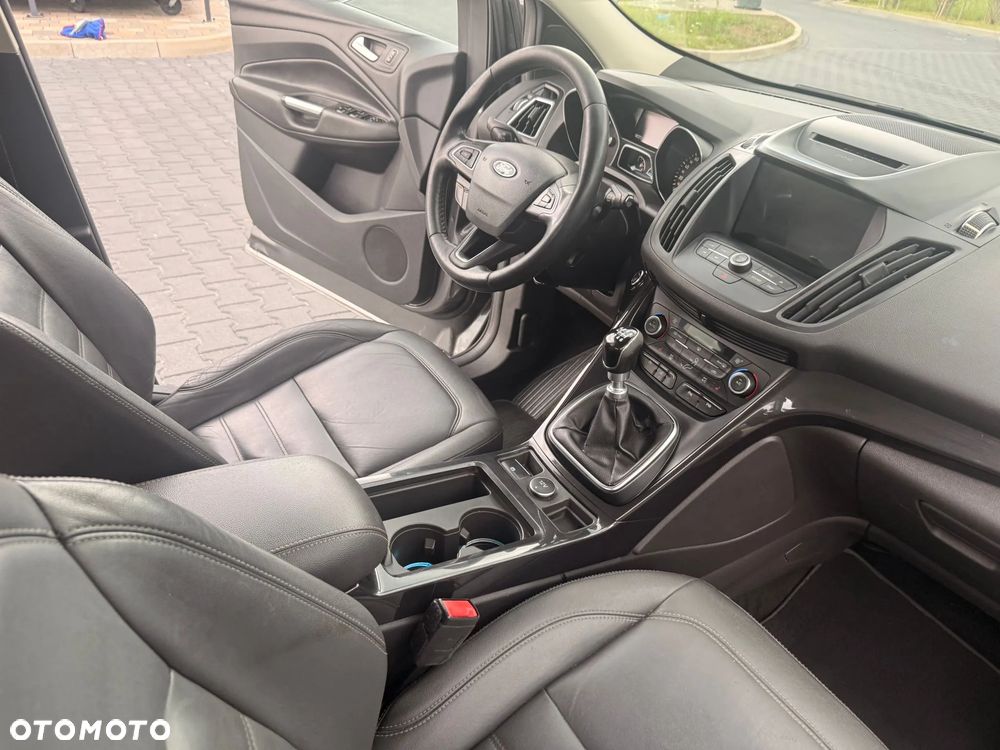Ford Kuga - 17