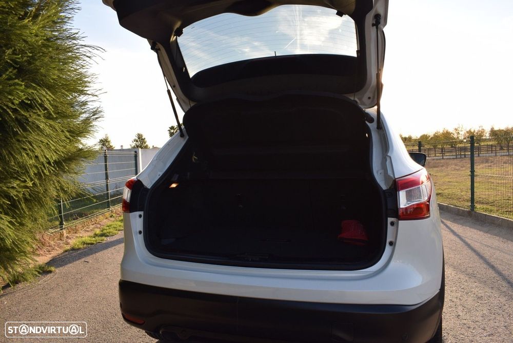 Nissan Qashqai 1.5 dCi N-Connecta J18+Led - 8