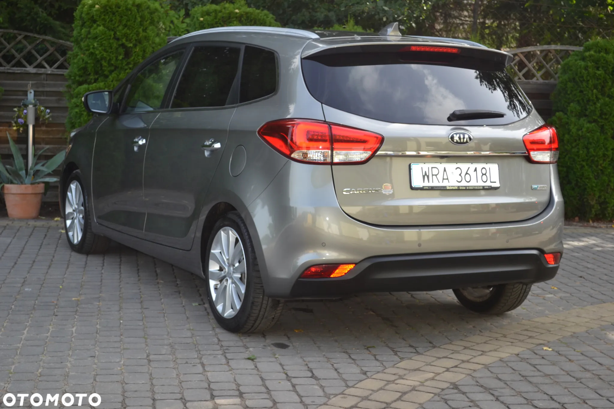 Kia Carens 1.7 CRDi Business Line 7os 7DCT - 11
