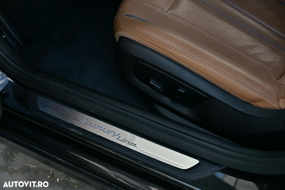 BMW Seria 5 540i AT - 22