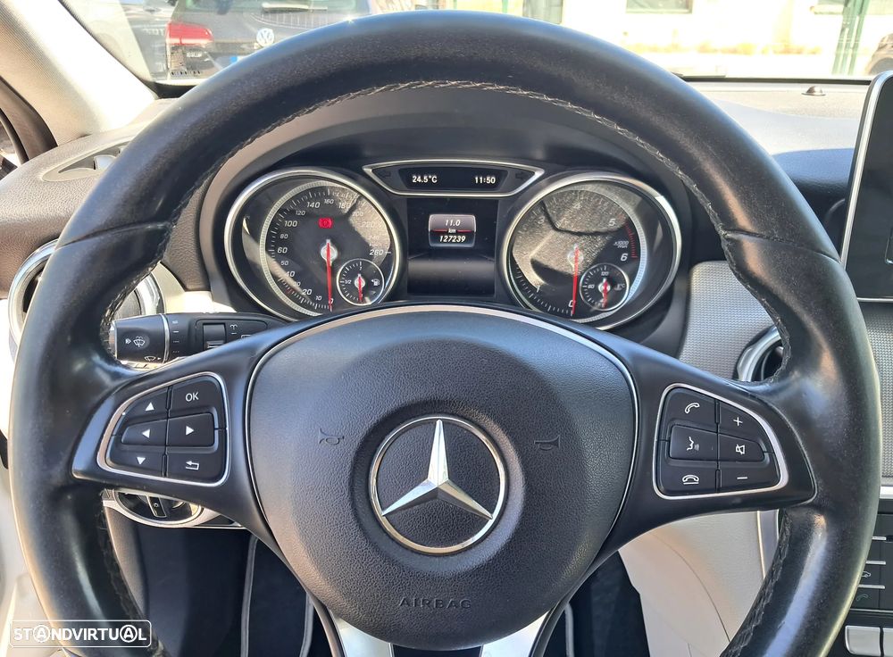 Mercedes-Benz GLA 180 d - 6