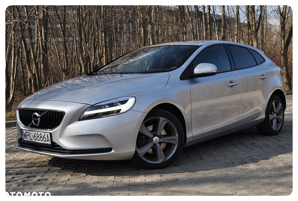 Volvo V40 T2 Drive-E Momentum - 1