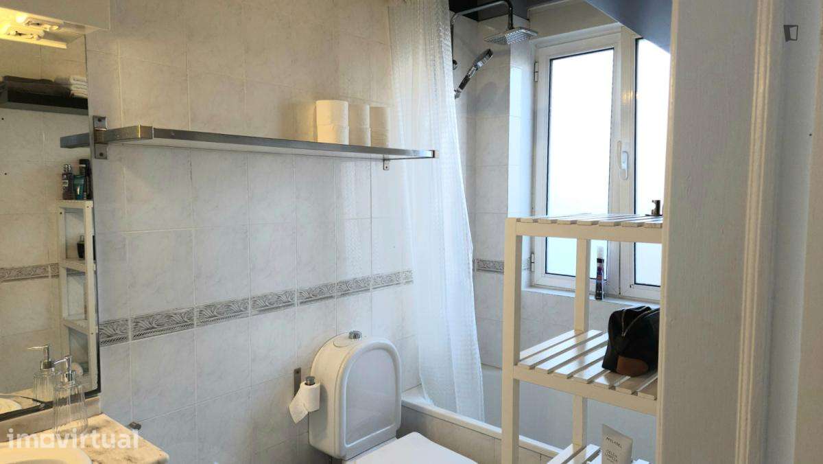 Quarto - localizado em Graça Lisbon - Grande imagem: 4/8