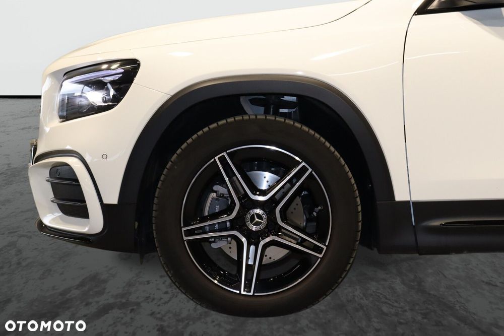 Mercedes-Benz GLB 200 AMG Line 7G-DCT - 7