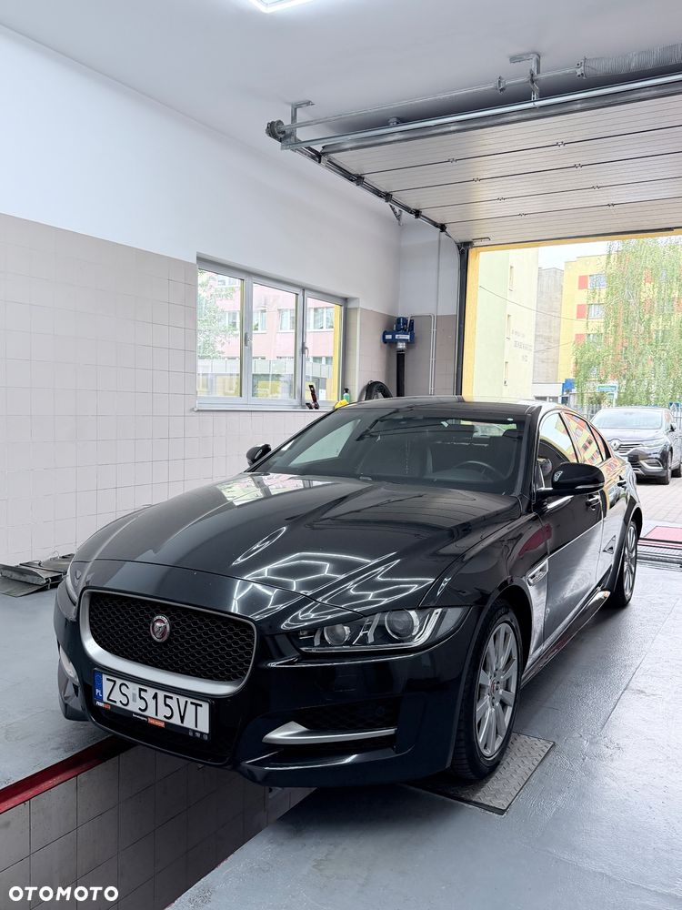 Jaguar F-Pace 2.0 i4D RWD R-Sport - 1