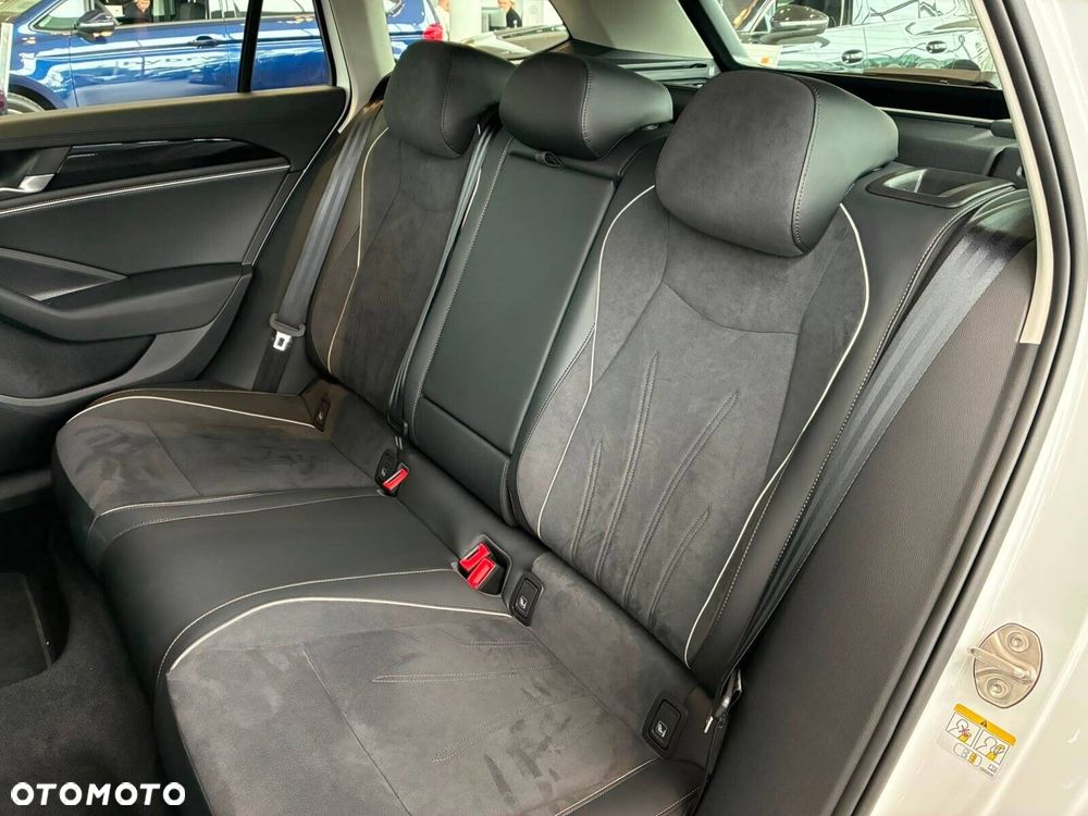 Volkswagen Passat Variant 2.0 TDI SCR Business DSG - 6