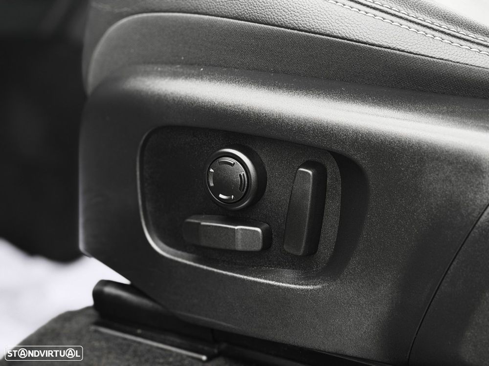 Land Rover Discovery Sport P300e R-Dynamic S - 18