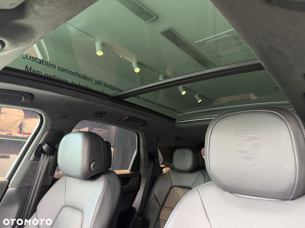 Porsche Cayenne - 22