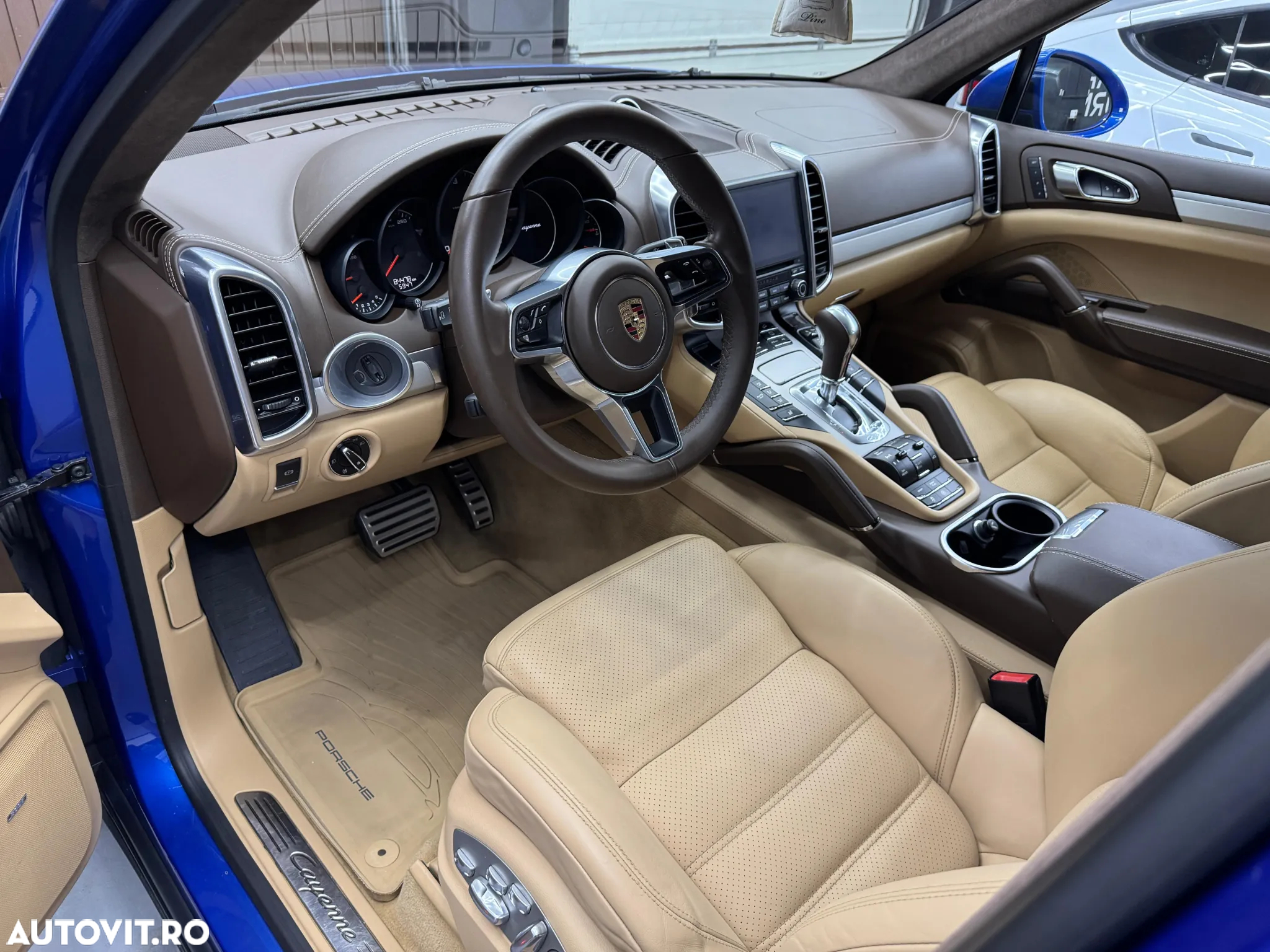 Porsche Cayenne 3.0 L - 21