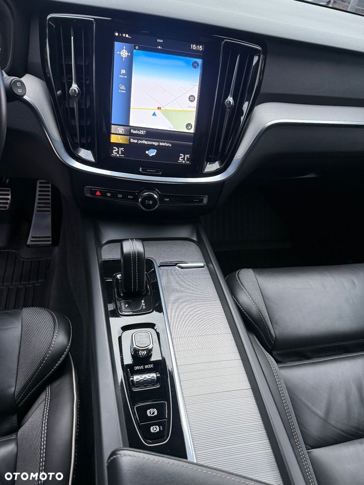 Volvo V60 B4 B R-Design - 13