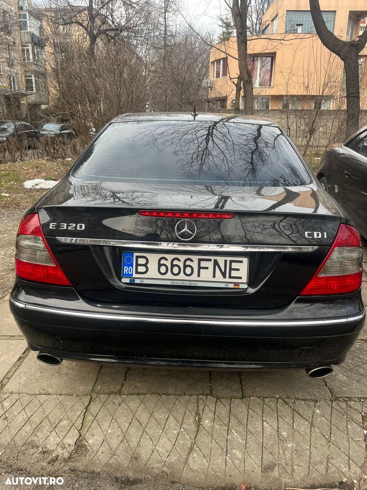 Mercedes-Benz E 320 CDI 7G-TRONIC Avantgarde - 2