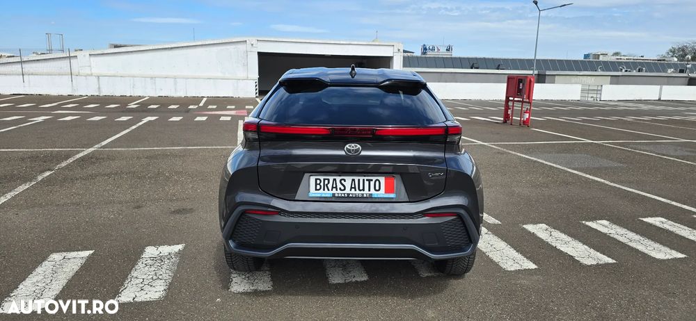 Toyota C-HR 1.8 Hybrid Team Deutschland - 10