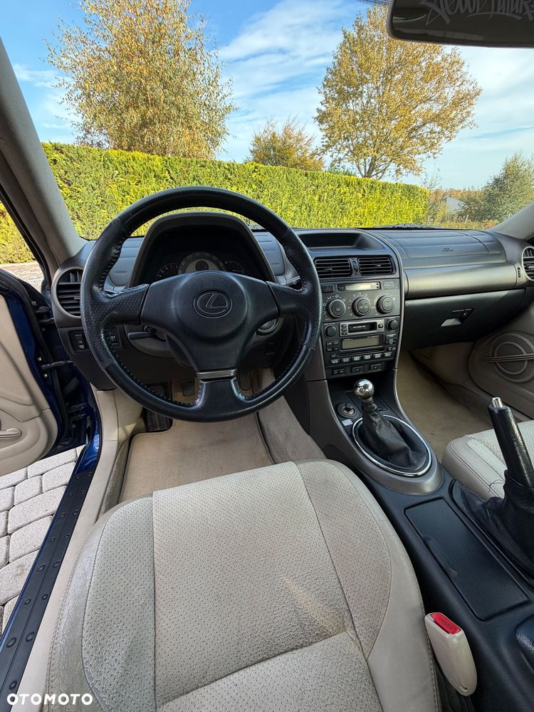 Lexus IS - 24
